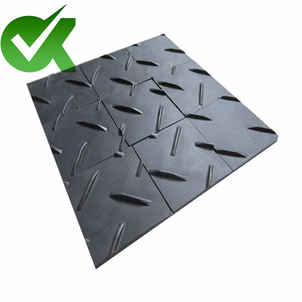 Black Anti-aging Slip Button Structure Hdpe temporary roadway ground protection mats