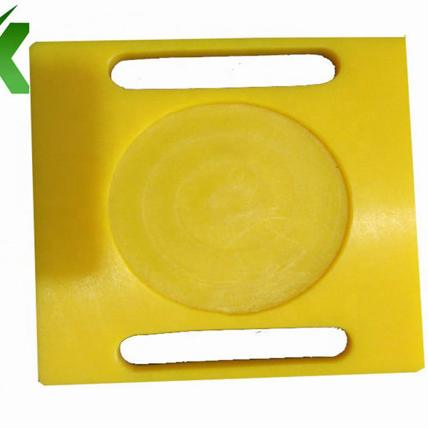 Supporting UHMWPE outrigger pads of different colors can be customized